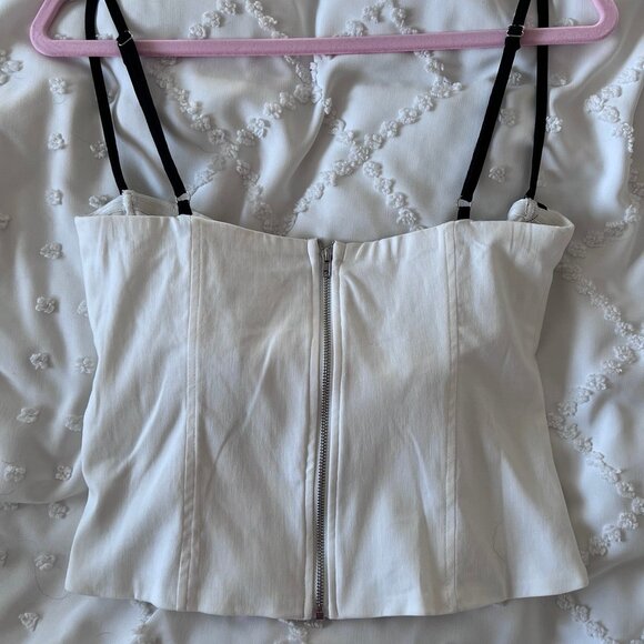 NWT - Chic Contrast trim cropped cami top - white - Picture 4 of 10